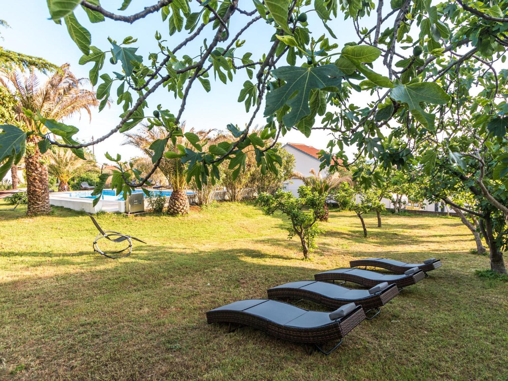 Scenic Holiday Home In Bibinje Near Sea Exteriör bild